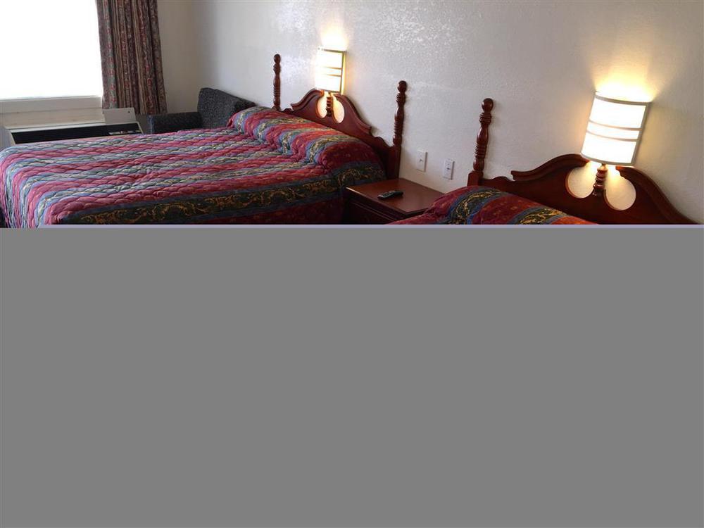 Rodeway Inn Hilliard/Columbus Room photo