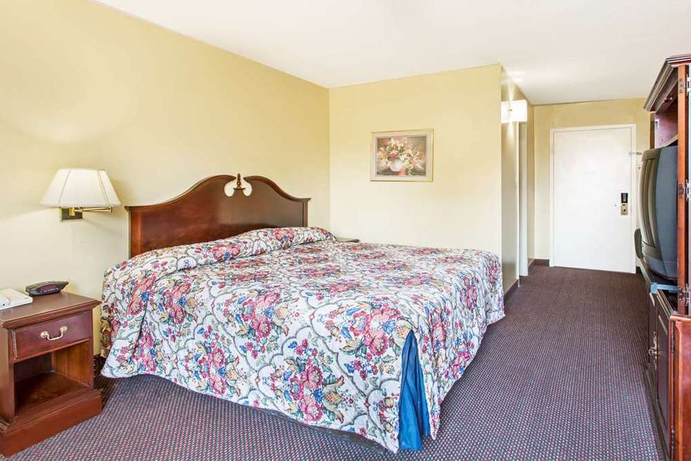 Rodeway Inn Hilliard/Columbus Room photo