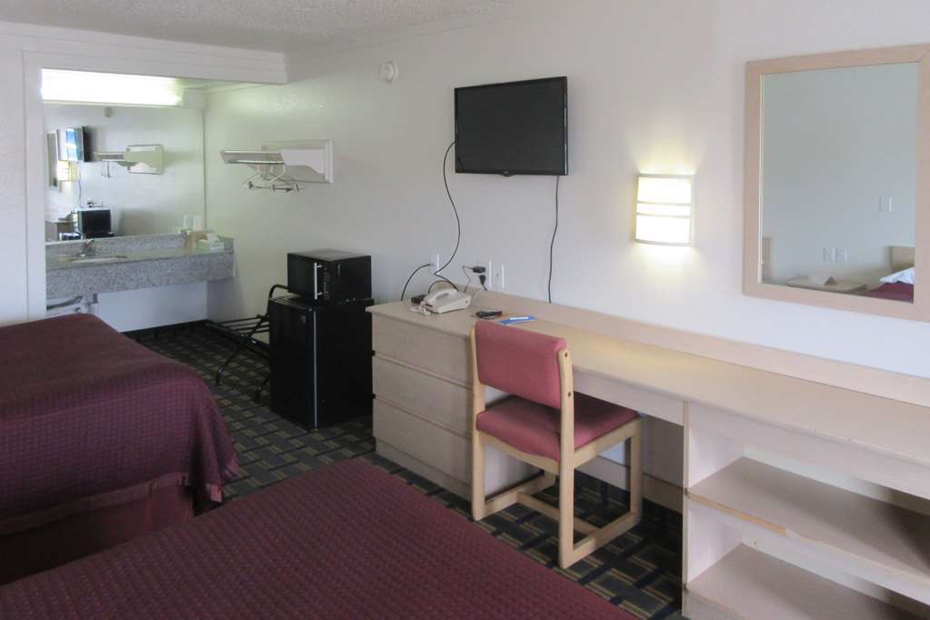 Rodeway Inn Hilliard/Columbus Room photo